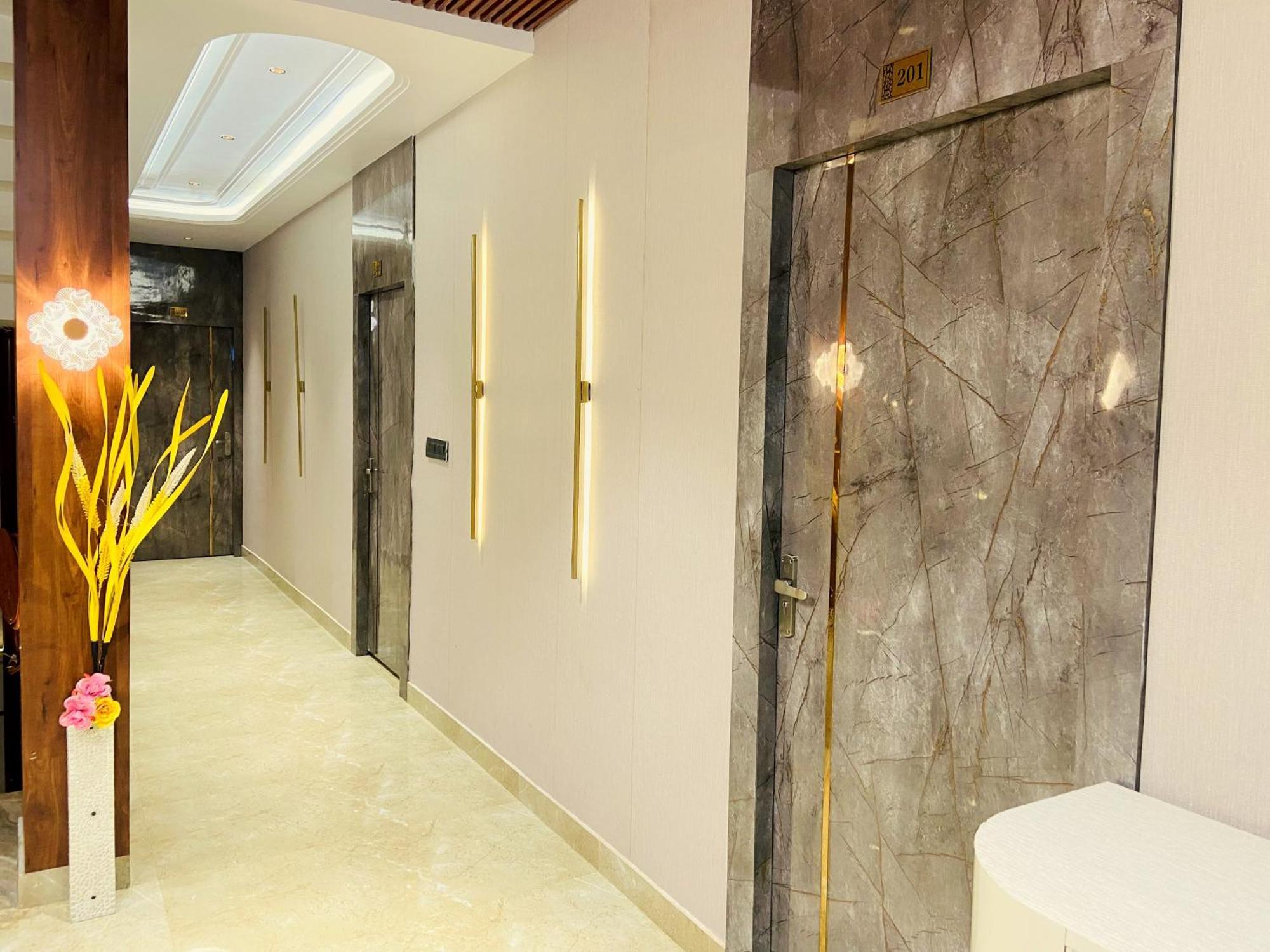 Krishna Residency - A Boutique Hotel Bareilly Esterno foto